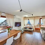 Av De La Gare 4, Rond-point, 4br, Skilift350m! Отель Кран-Монтана