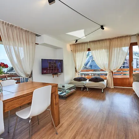 Av De La Gare 4, Rond-point, 4br, Skilift350m! Отель