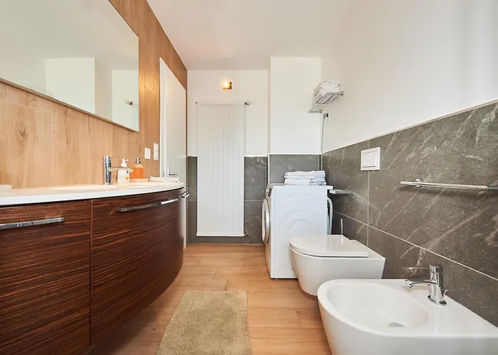 Отель Av De La Gare 4, Rond-point, 4br, Skilift350m!