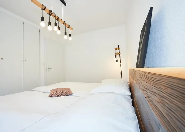 Отель Av De La Gare 4, Rond-point, 4br, Skilift350m! *