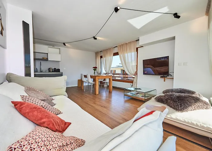 Отель Av De La Gare 4, Rond-point, 4br, Skilift350m!