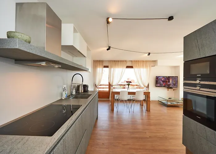 Отель Av De La Gare 4, Rond-point, 4br, Skilift350m! *