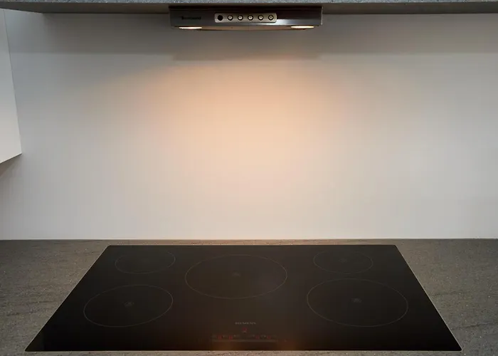 Отель Av De La Gare 4, Rond-point, 4br, Skilift350m! *