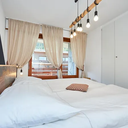 Av De La Gare 4, Rond-point, 4br, Skilift350m!